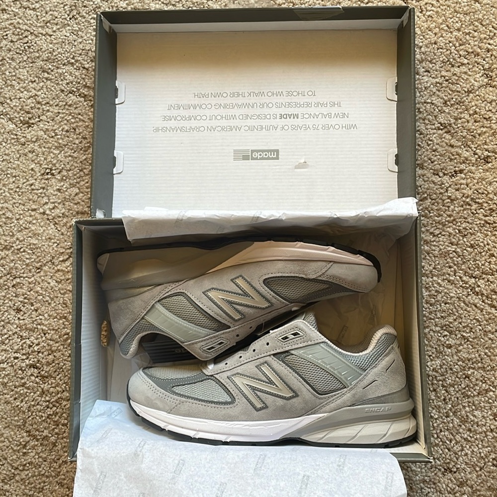 New Balance 990v5